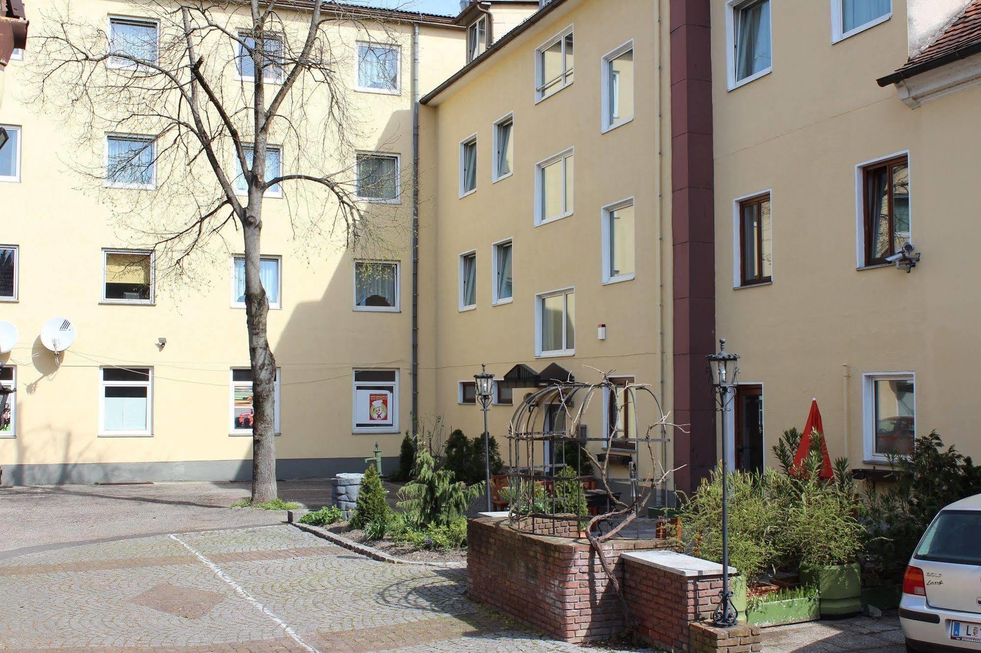 Hotel Kleinmuenchen Linz Exterior photo